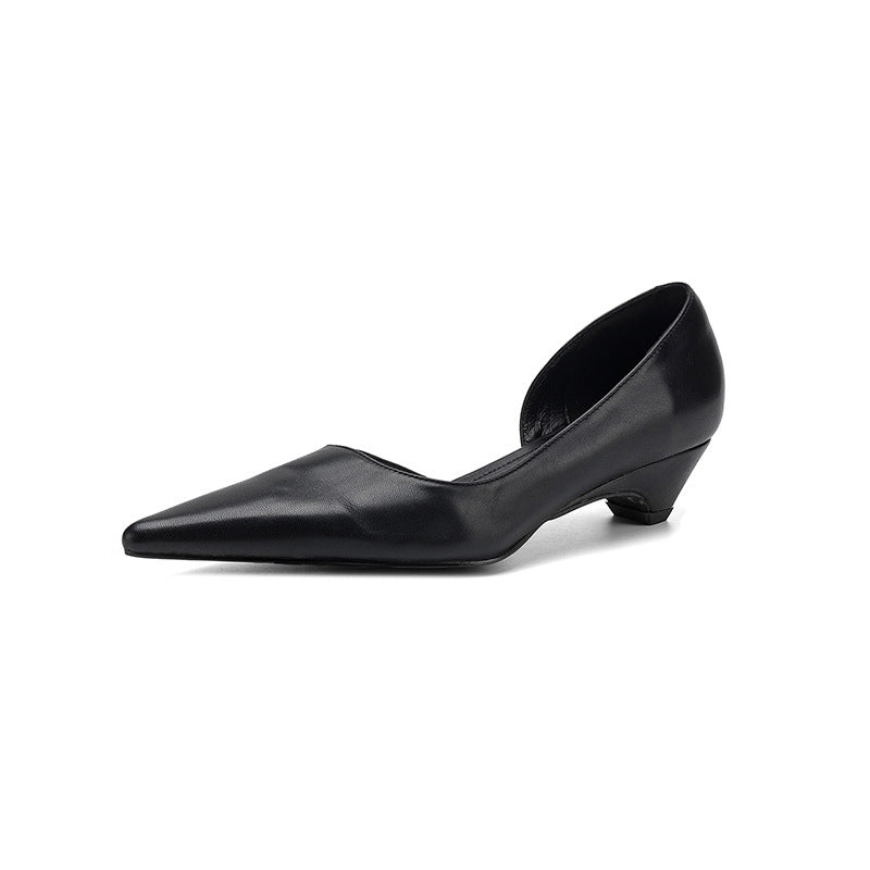 Cowhide Retro Pointed Toe Sandals | edge to edge detail