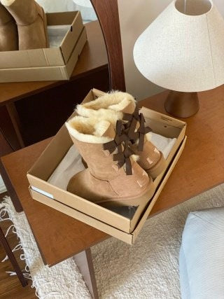 Chestnut mid-height boots with two bows and shearling cuffs in a box, Chestnut Double Ribbon Thin Sole option, size 35