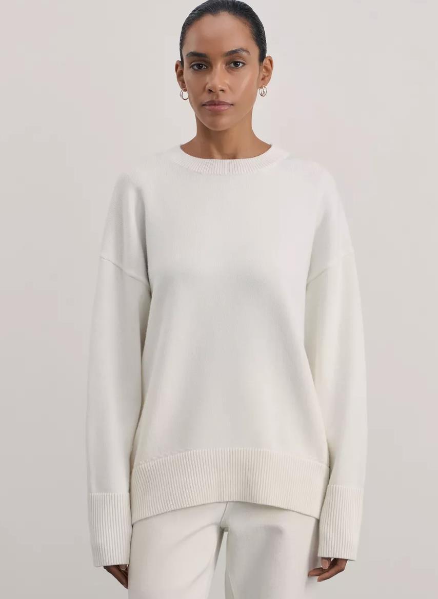 Knit pullover sweater with ribbed hem | on-set styling