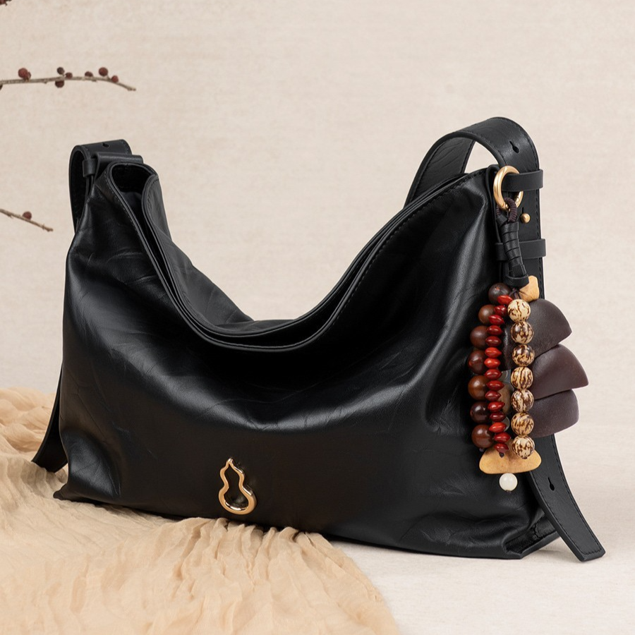 Bampo Half-Peak Genuine Leather | styled with daily outfit