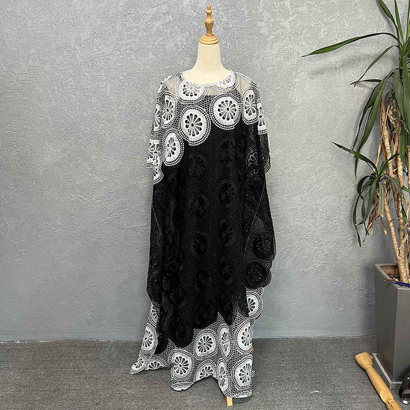 Crewneck and medallion lace yoke of the boubou robe