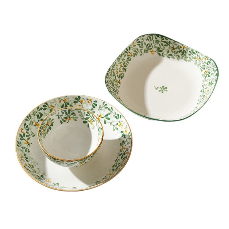 Squared green leaf porcelain plate with gently waved corners