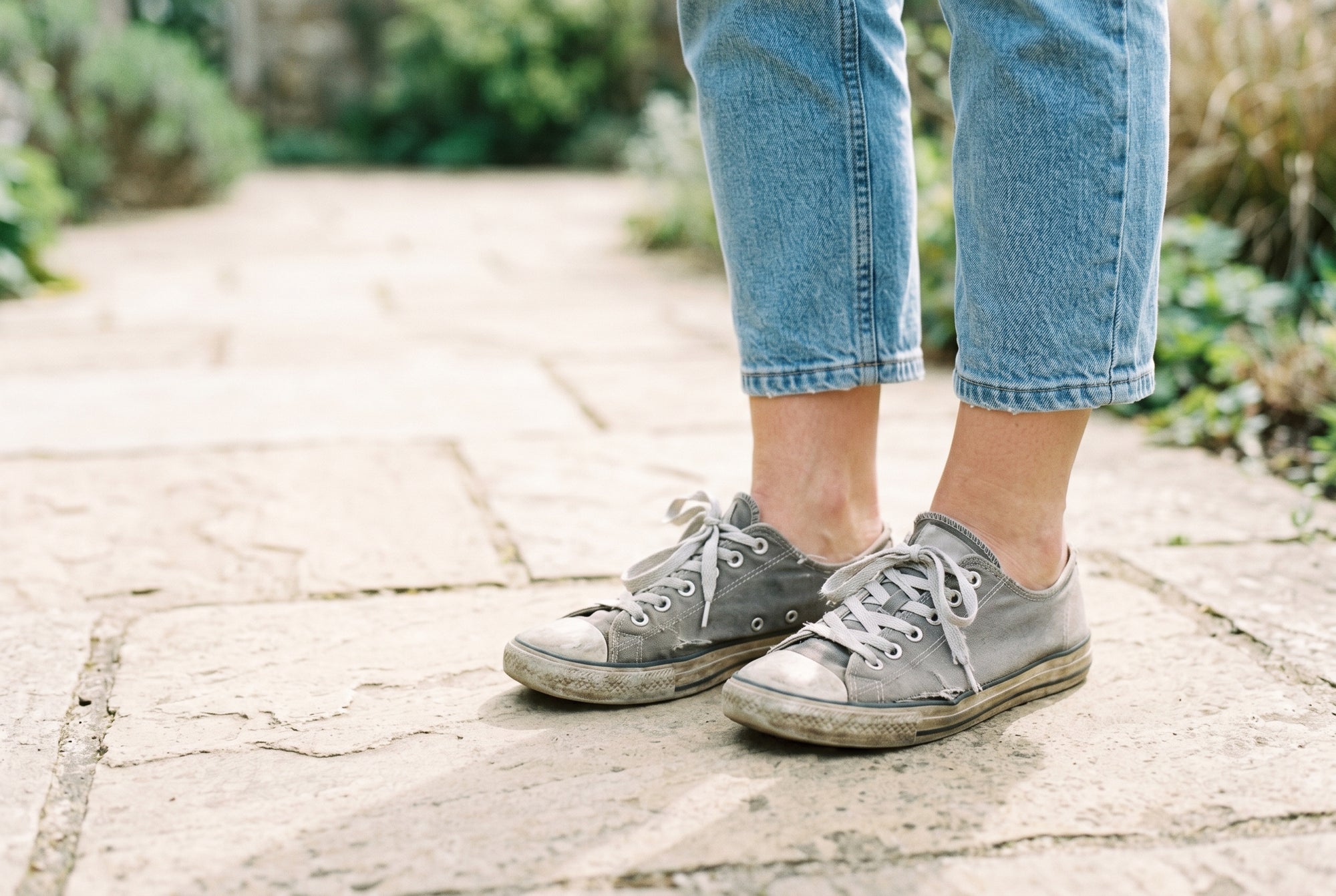 sneakers-canvas-shoes-everyday before problem editorial