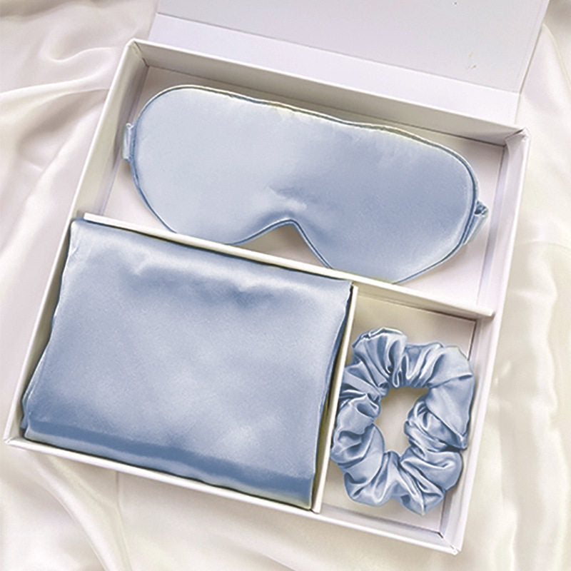 Alternative angle of the mulberry silk sleep gift set in the box