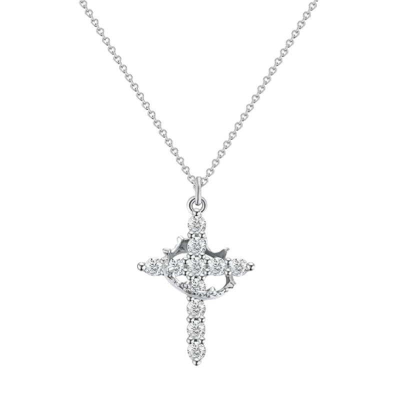 Detail of the plated chain and clasp on the cross pendant necklace