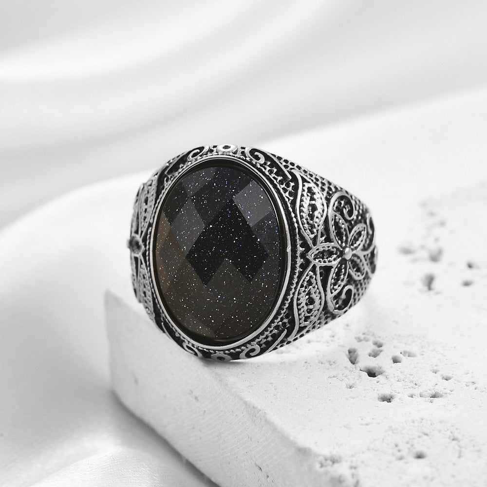Cat's Eye Stone Ring | feature highlight macro shot