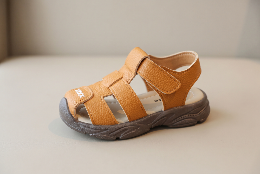 Closed-Toe Leather Sandals