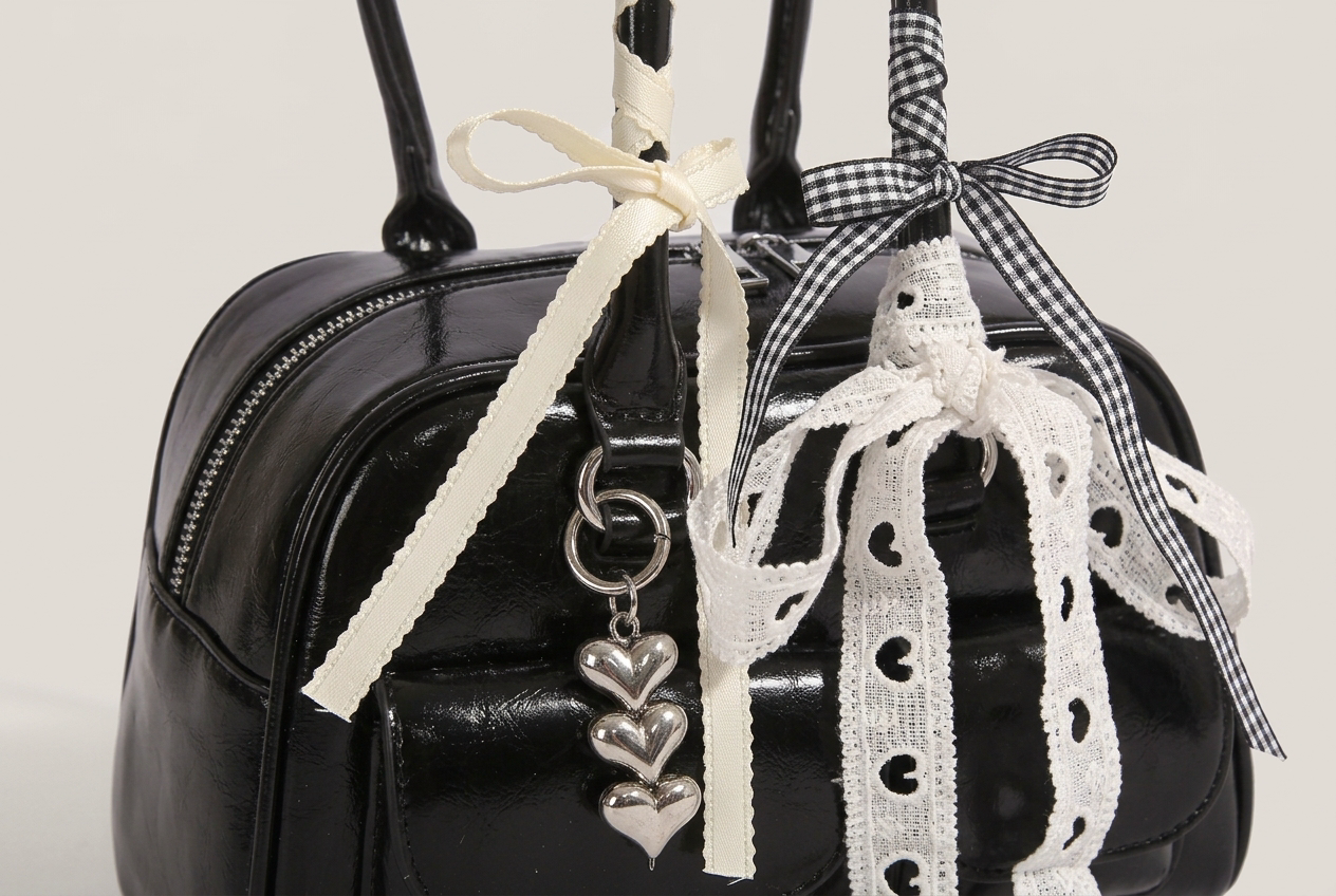 tote-bag-with-silk-scarf-pendant functional close up