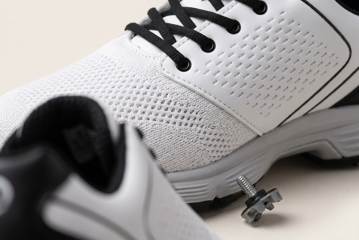 mens-breathable-golf-shoes-everyday-shoes functional close up