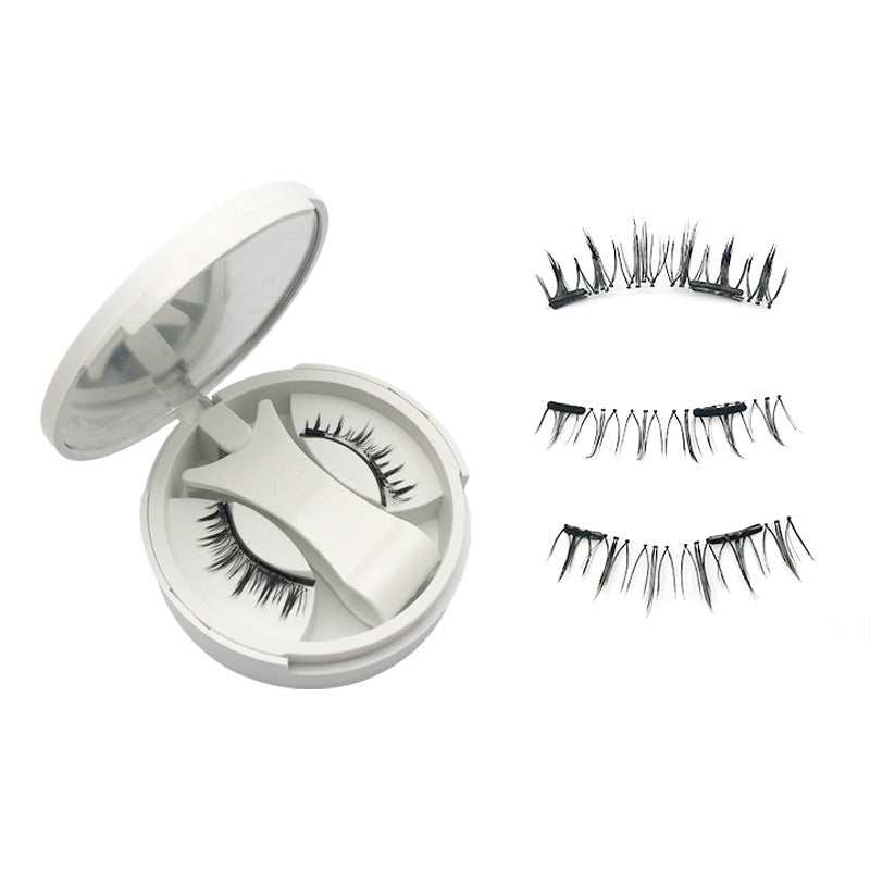 Set of magnetic false eyelashes with applicator clip and mirror case