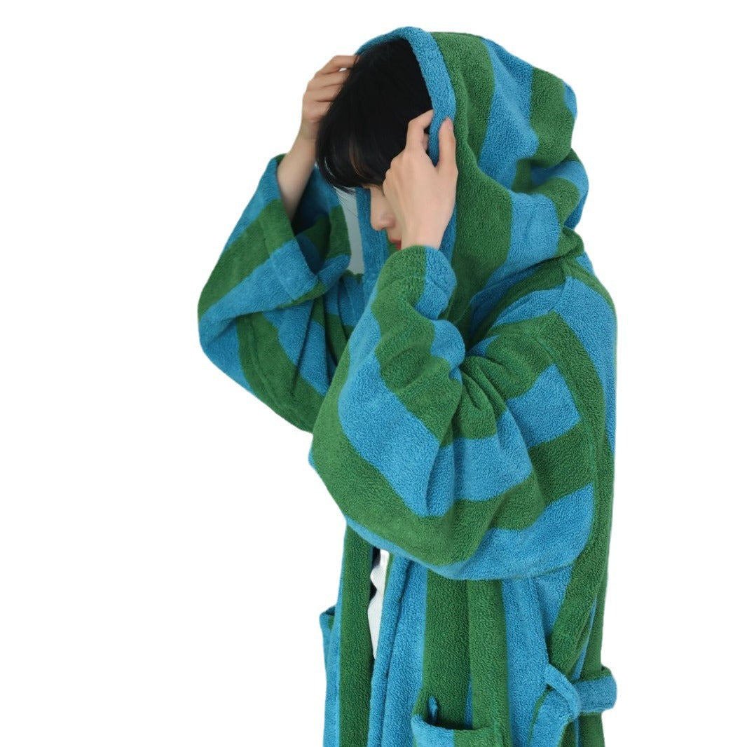 Hood and shoulder detail of the striped combed cotton terry bathrobe with tie belt