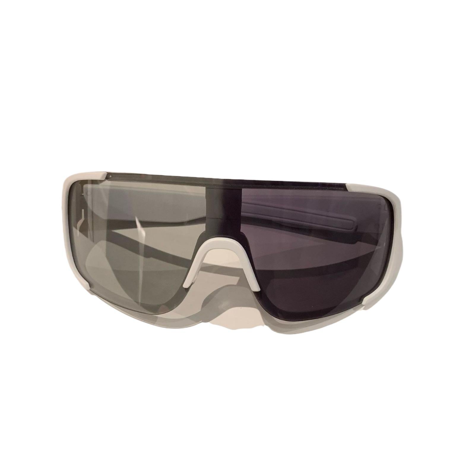 Side angle showing TR90 flex temple core of sunglasses