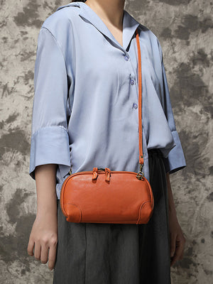 Retro Leather Women's Shoulder Bag | side profile angle shot