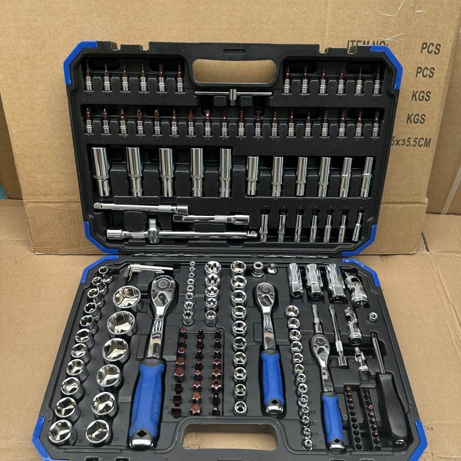 Professional 150-Piece Socket Wrench Set | product flat lay alternate