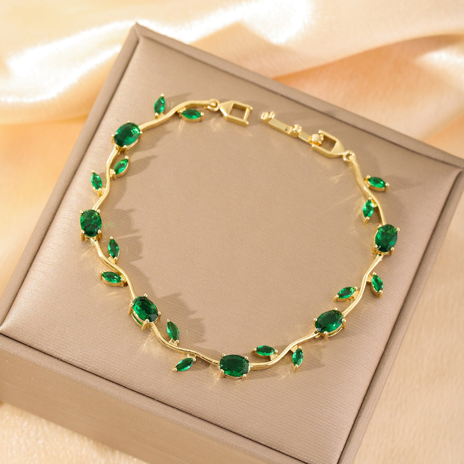 Zircon Gold Plated Leaf Design Bracelet | feature highlight macro shot