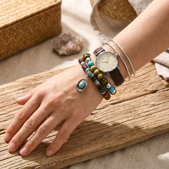 Layer with watches or pieces