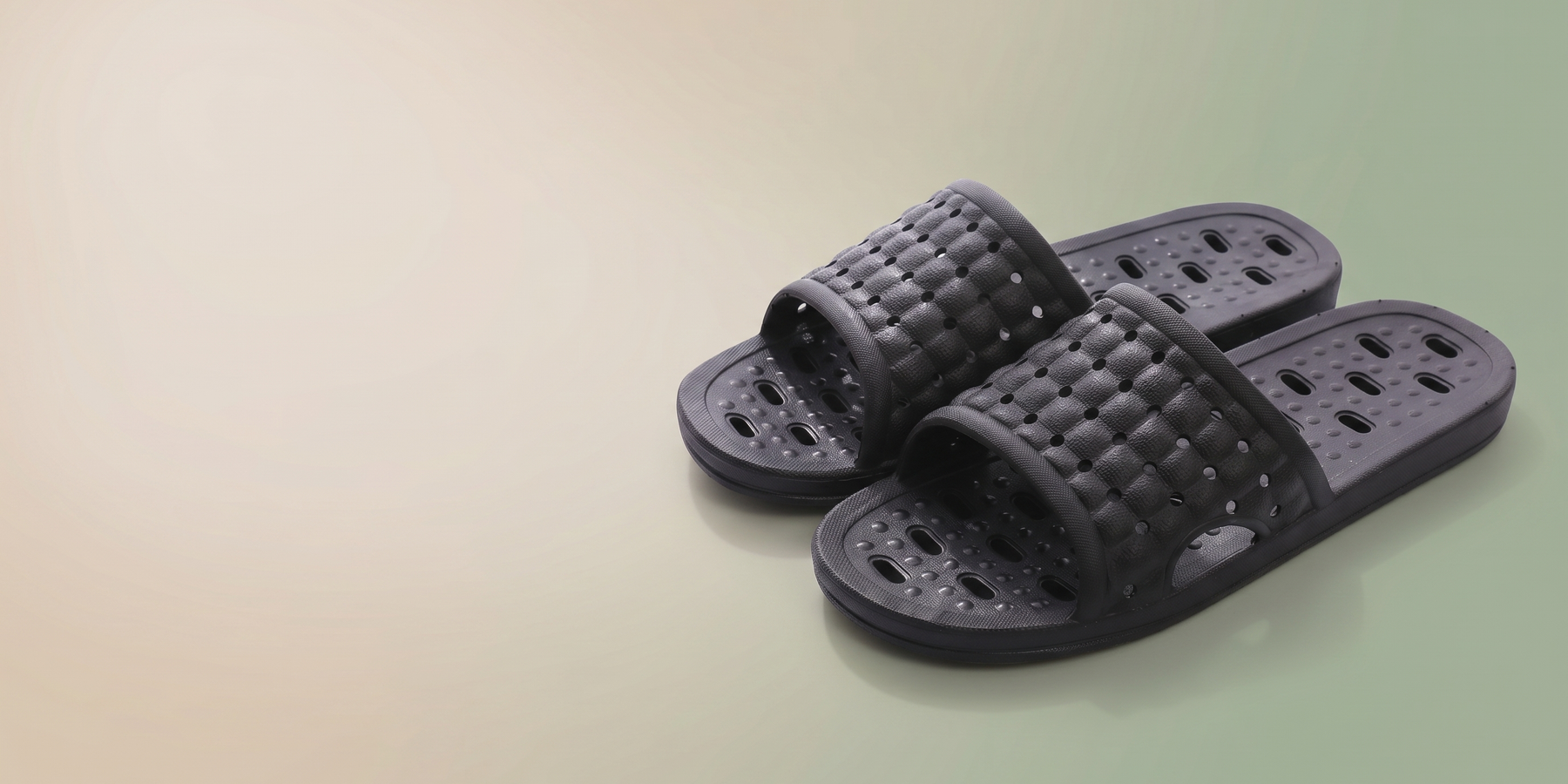 Introducing Quick Dry EVA Bath Slippers With A Draining Sole: