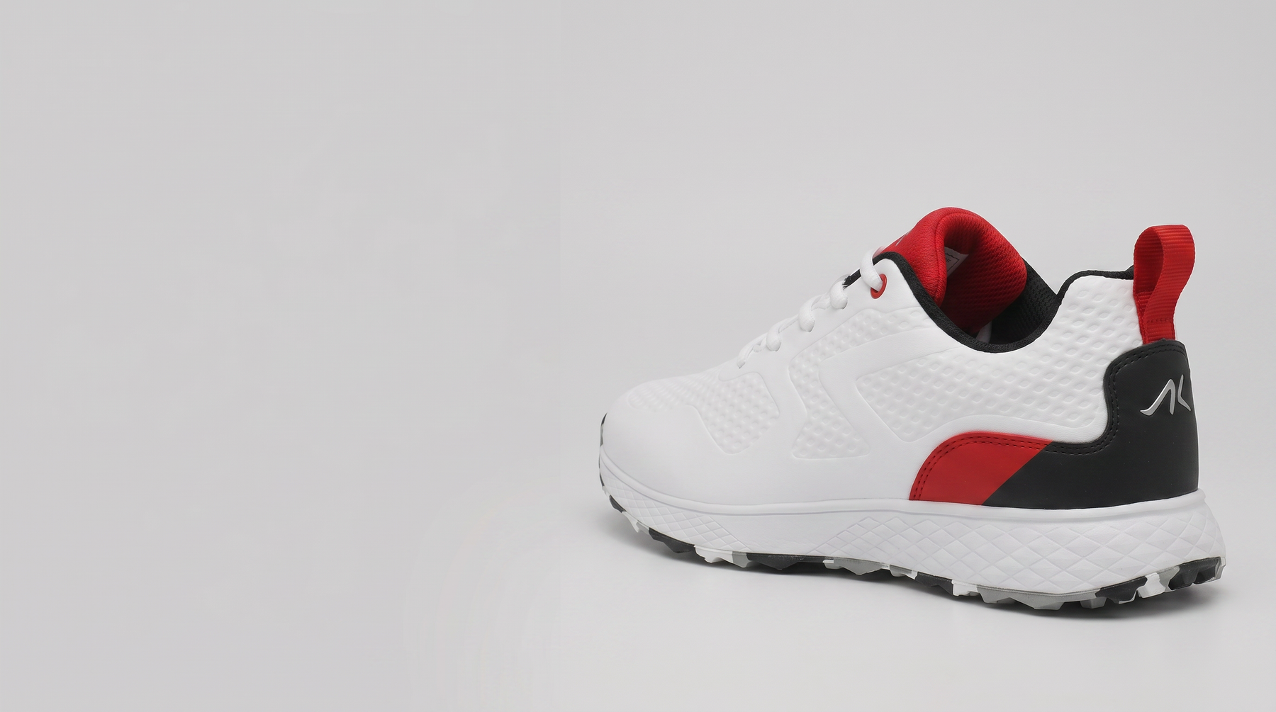 Introducing Breathable Fixed Nail Golf Shoes: