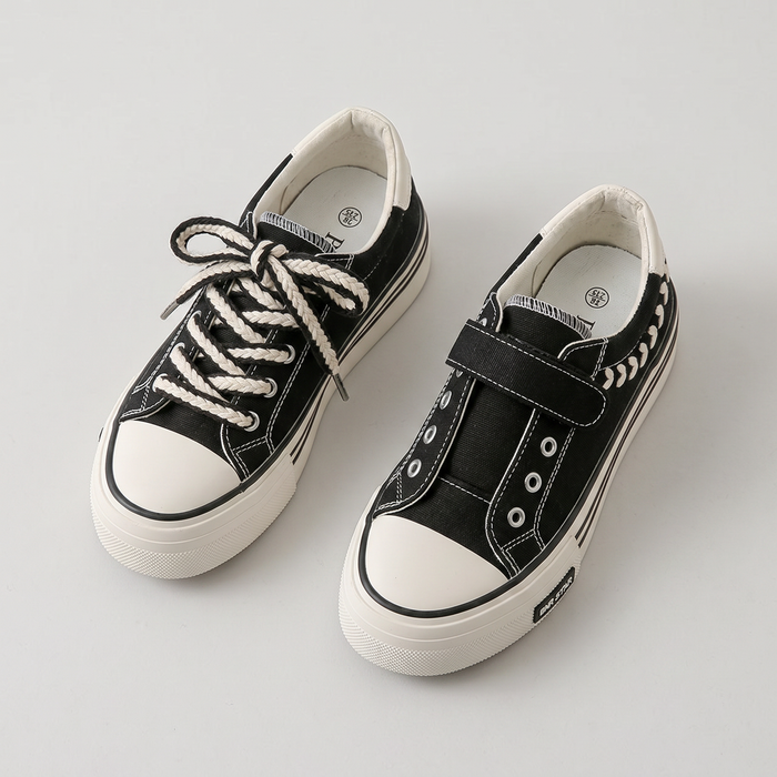 Set the laces or strap