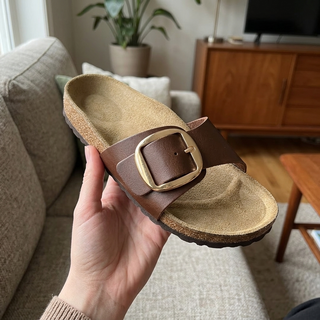 women-retro-flat-sandals-with-gold-buckle customer review photo 1