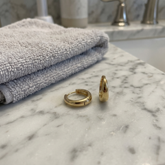 18k-gold-plain-hoops-women customer review photo 4